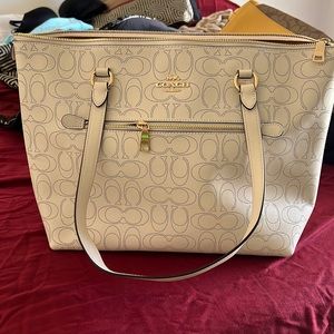 White gallery tote coach tote